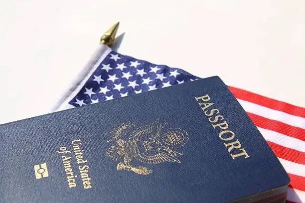 如何申请美国绿卡和入籍?_美国绿卡投资移民方式_EB-5投资移民优势