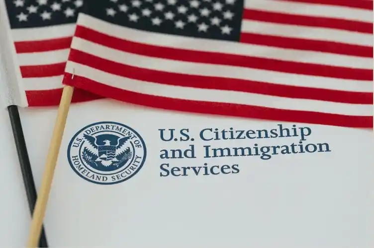 怎样可以申请美国绿卡_美国移民政策改革_境内绿卡申请规则变更