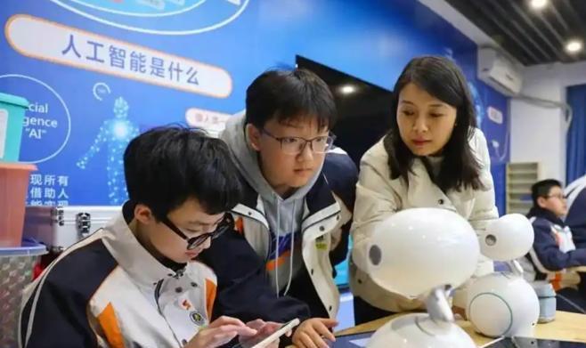 特朗普金卡计划分析_如何拿美国绿卡_美国绿卡政策变化